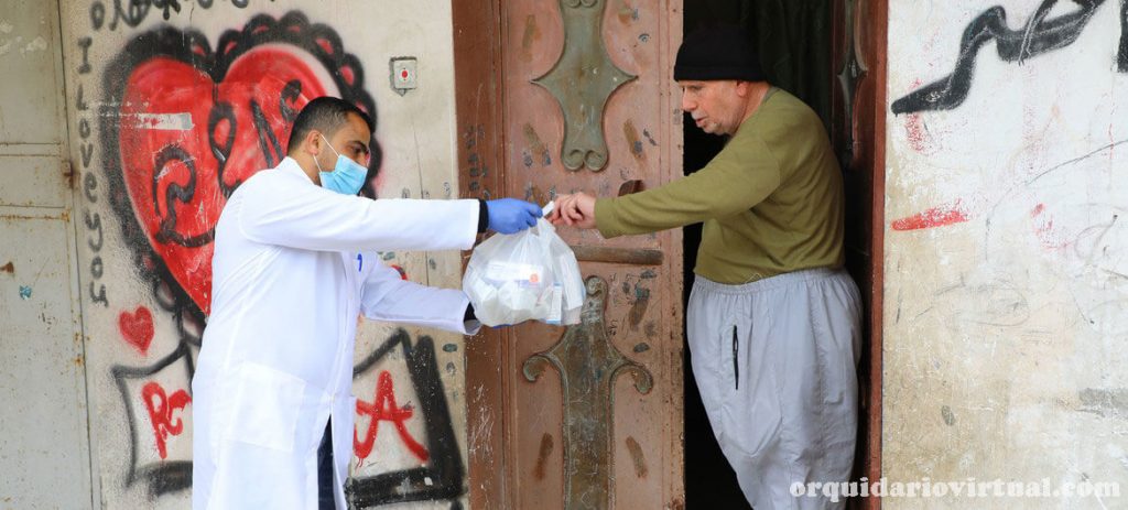 Palestinians นายกรัฐมนตรีเบนจามินเนทันยาฮูได้รับการฉีควัคซีนป้องกันไวรัสโคโรน่าเมื่อวันที่ 19 ธันวาคมซึ่งเป็นการเริ่มต้นของการเปิดตัวระดับ